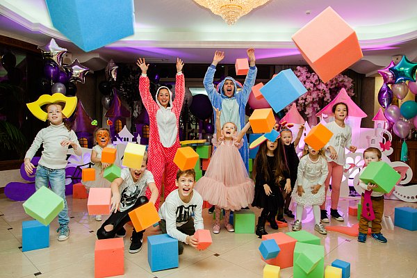 ДЕТСКИЙ ДЕНЬ РОЖДЕНИЯ "ПРИНЦЕССЫ И ВЕДЬМОЧКИ"