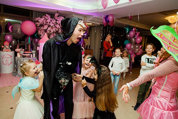 ДЕТСКИЙ ДЕНЬ РОЖДЕНИЯ "ПРИНЦЕССЫ И ВЕДЬМОЧКИ"