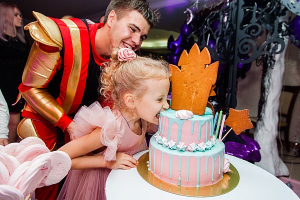 ДЕТСКИЙ ДЕНЬ РОЖДЕНИЯ "ПРИНЦЕССЫ И ВЕДЬМОЧКИ"